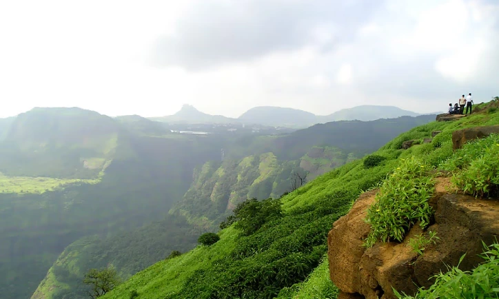 From City Lights to Hill Sights: Mumbai–Lonavala